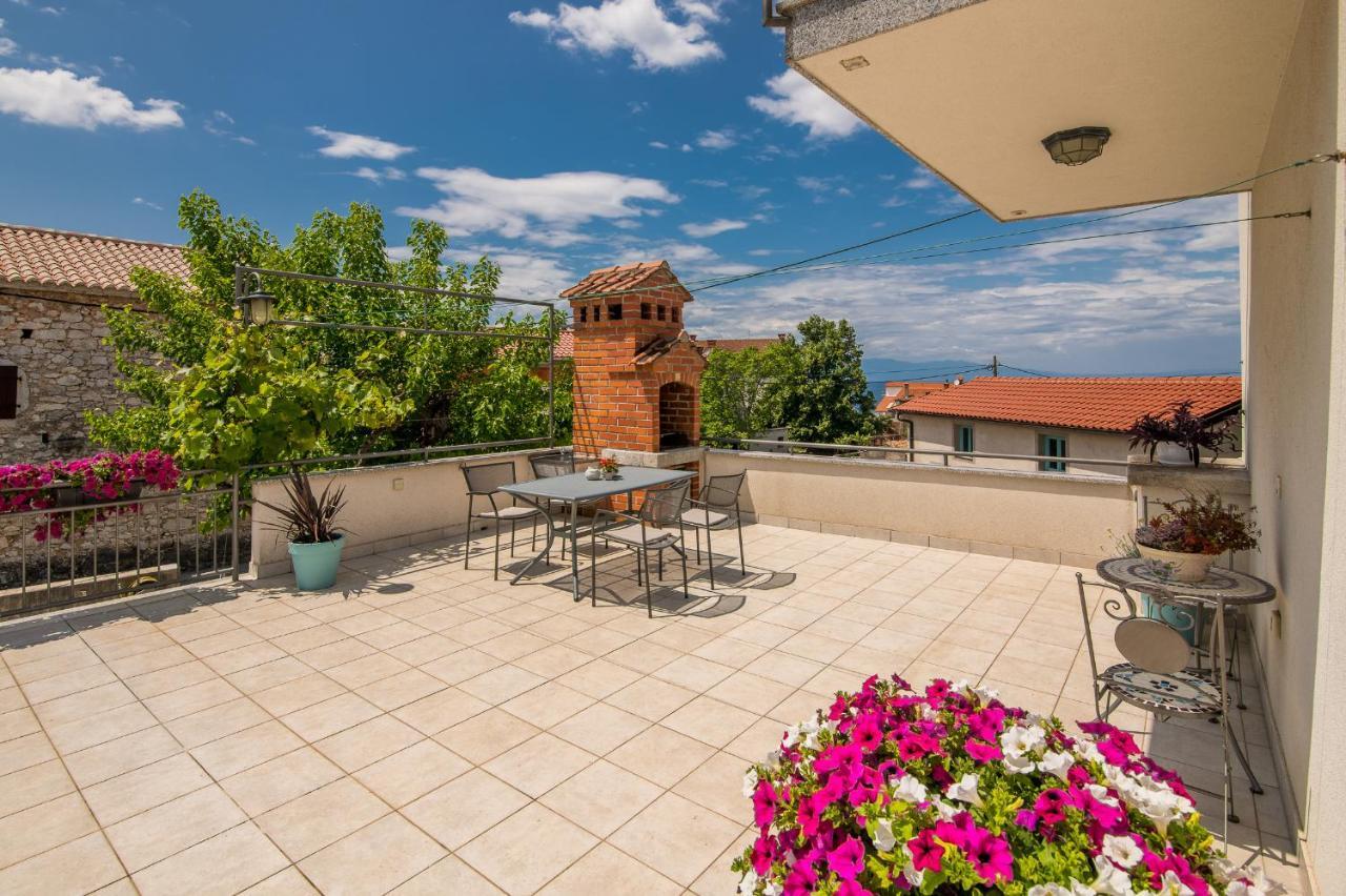 Apartment Marina Малинска Екстериор снимка