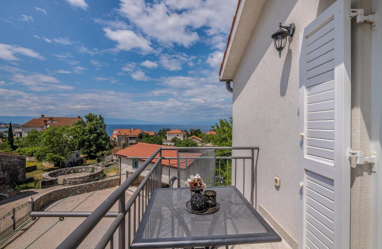 Apartment Marina Малинска Екстериор снимка