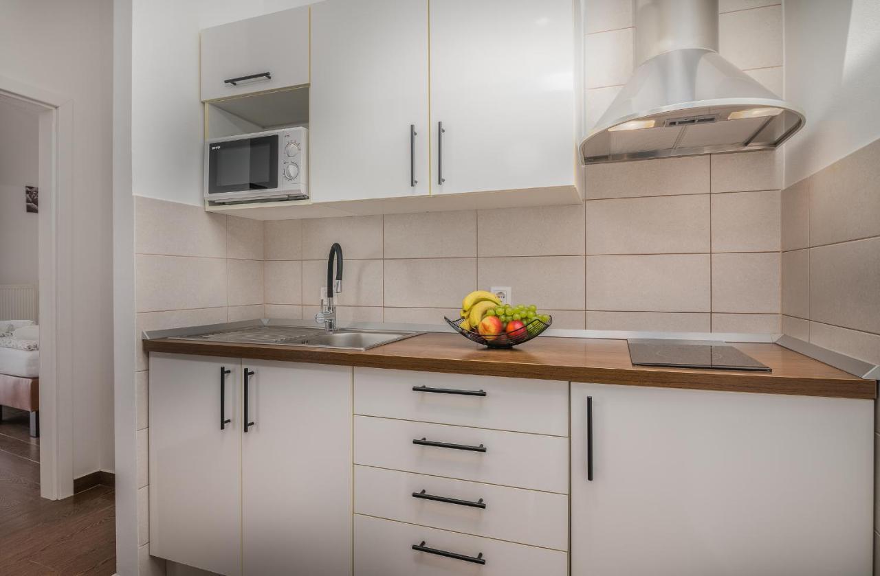 Apartment Marina Малинска Екстериор снимка