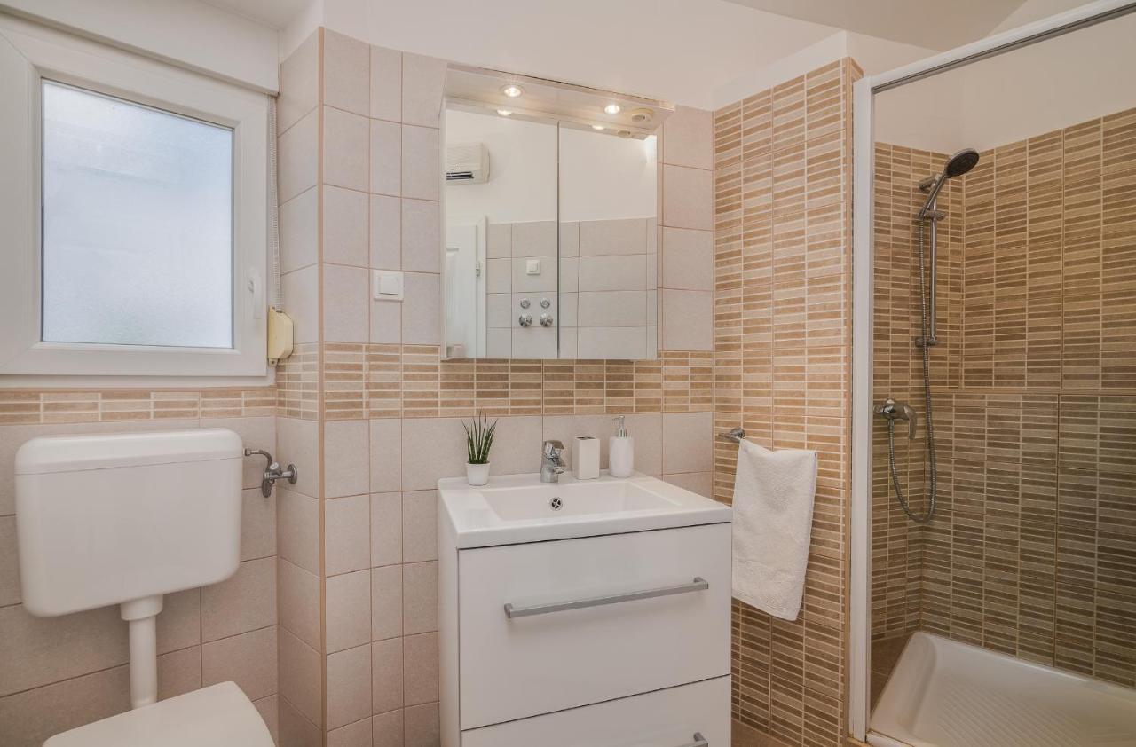 Apartment Marina Малинска Екстериор снимка