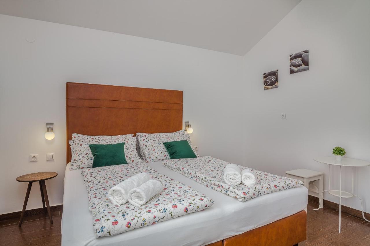 Apartment Marina Малинска Екстериор снимка